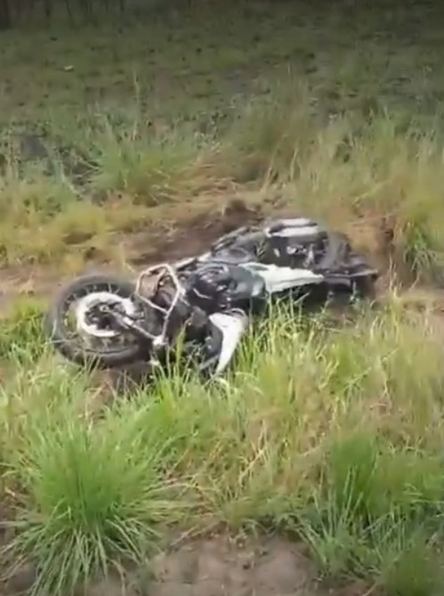 As&iacute; qued&oacute; la moto BMW 647-R1300, conducida por "Chino" Maidana, tras colisionar con un auto Renault Cl&iacute;o,