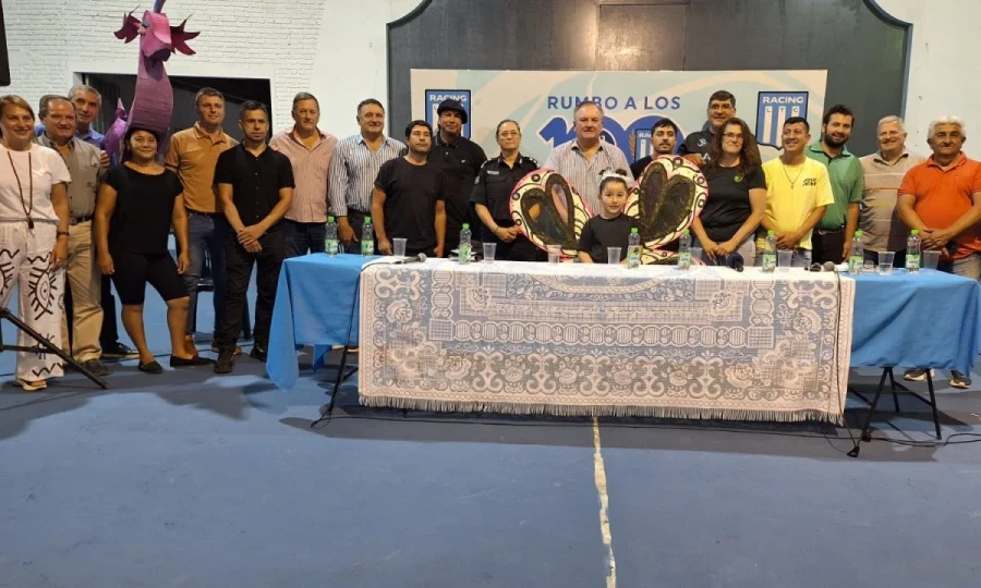 El grupo que ayer particip&oacute; del lanzamiento de la tradicional realizaci&oacute;n.