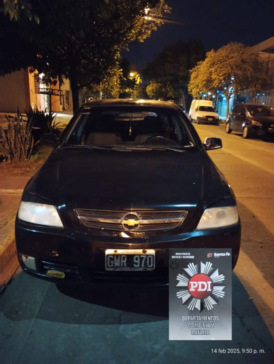 La venta se hab&iacute;a acordado sobre este autom&oacute;vil Chevrolet Astra de color negro.