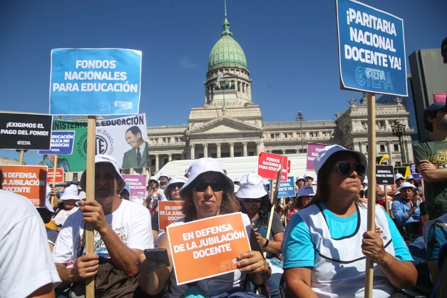 Sindicatos docentes que integran la CGT resolvieron no arrancar con el calendario escolar.