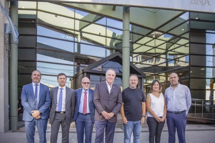 El presidente del Banco Naci&oacute;n junto al intendente de Tres de Febrero.