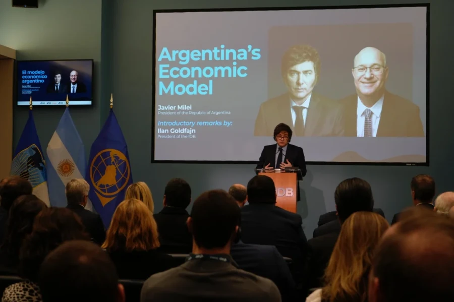 Milei habl&oacute; en la sede del BID.