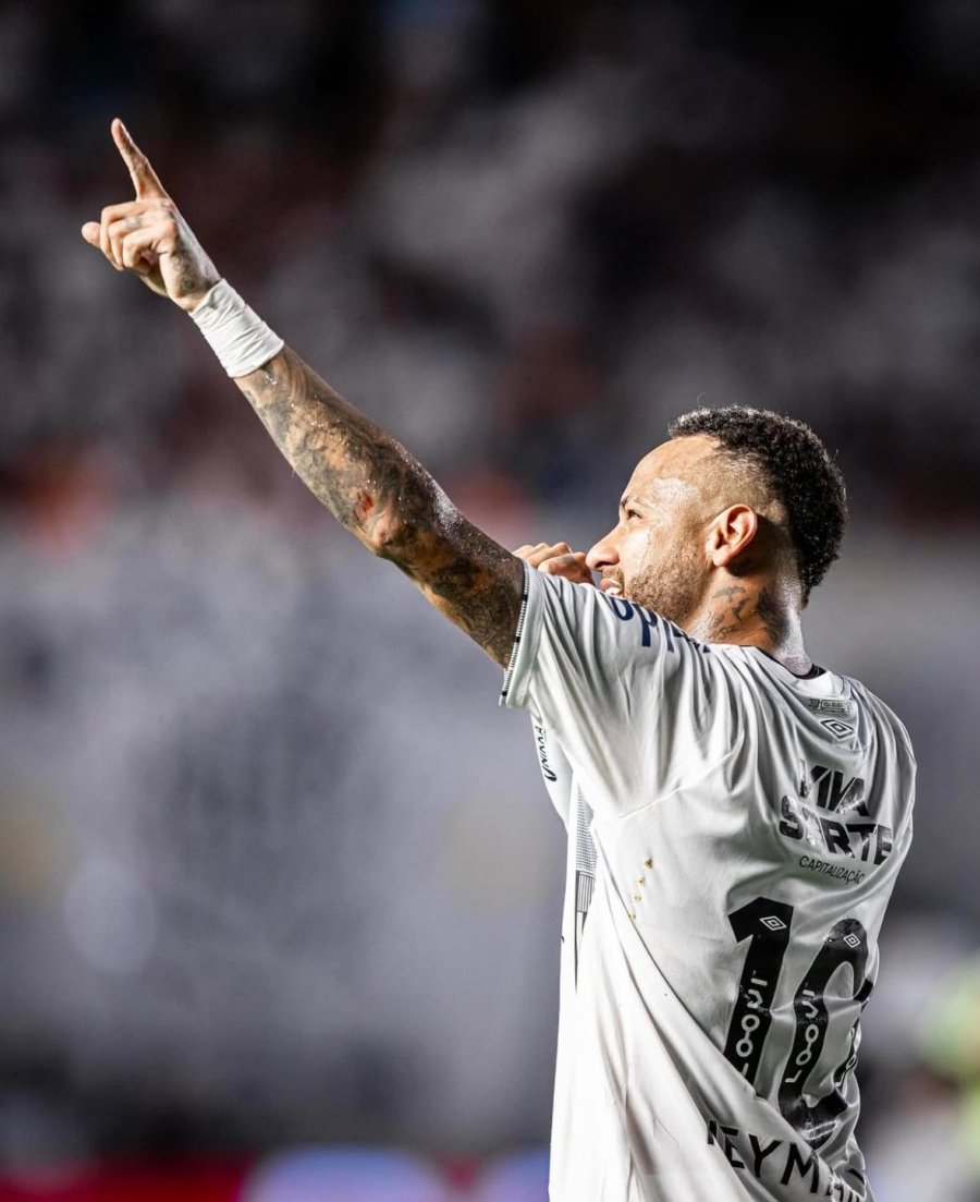 NEYMAR MARC&Oacute; UN GOLAZO