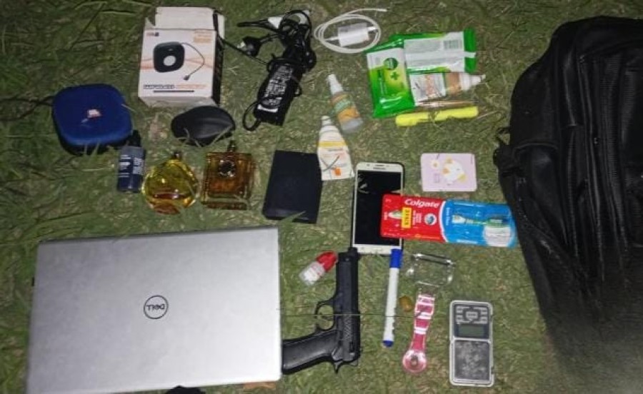 Efectivos de PAT recuperaron una computadora, dos celulares sustra&iacute;dos y una r&eacute;plica de arma de fuego.