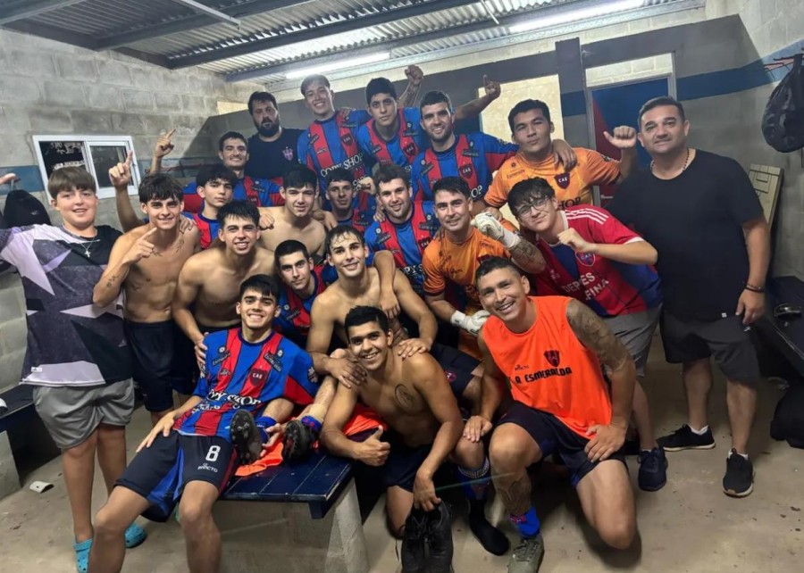 VESTUARIO FELIZ PARA ESMERALDA QUE ELIMIN&Oacute; A 9 DE JULIO DE LA COPA DEPARTAMENTO CASTELLANOS