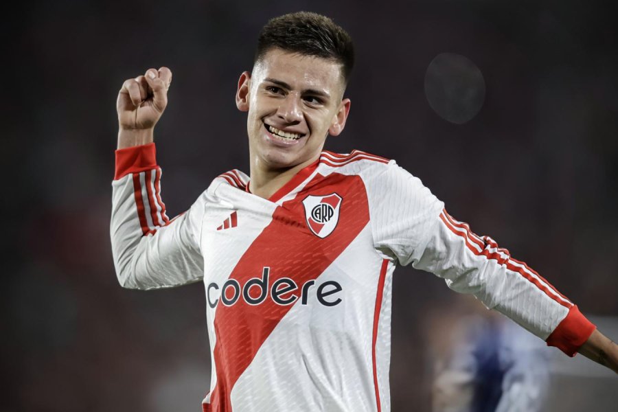 <b>Echeverri dej&oacute; River y ya se incorpor&oacute; a Manchester City. </b>