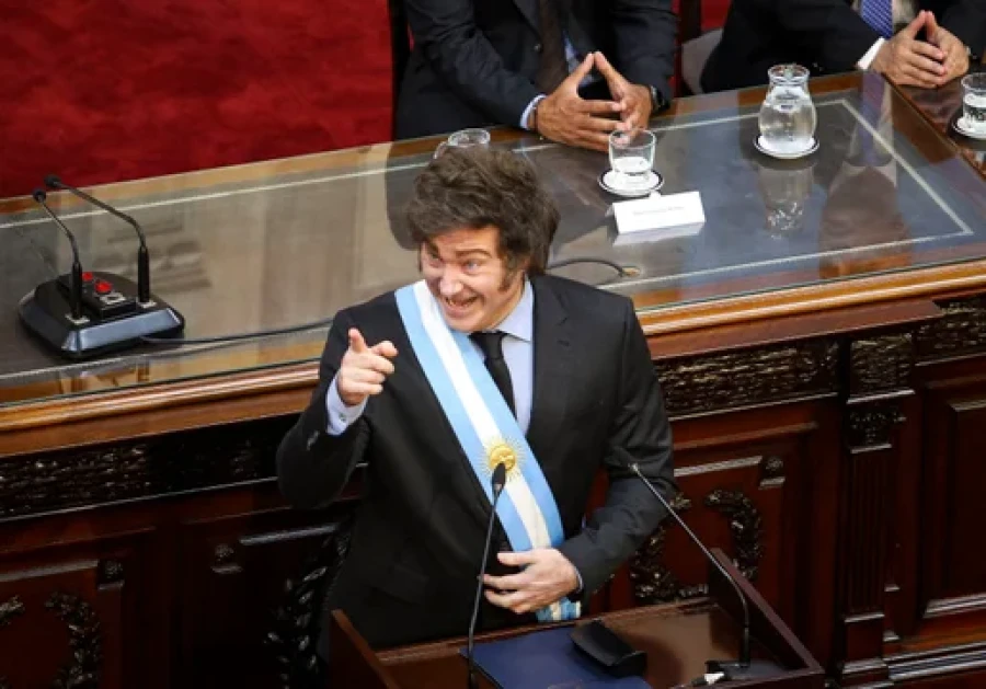 MOTOSIERRA. El presidente la us&oacute; nuevamente con el deporte.
