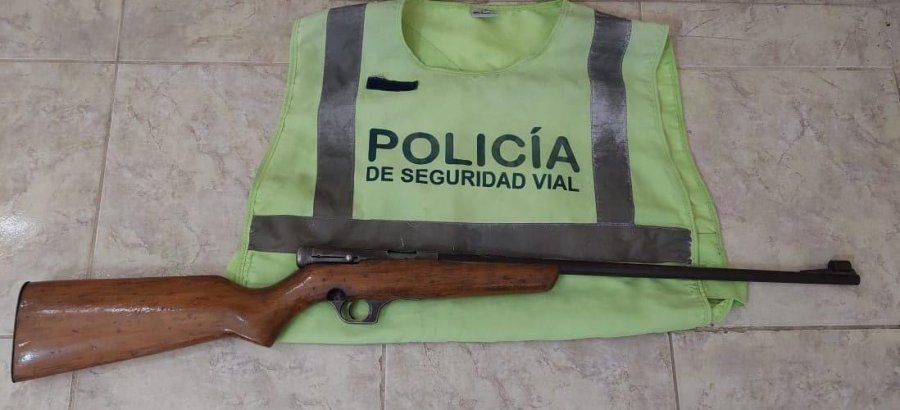 <i>Realizaron el secuestro de rifle autom&aacute;tico</i>
<i>calibre 22 y una camioneta tipo pick-up.</i>