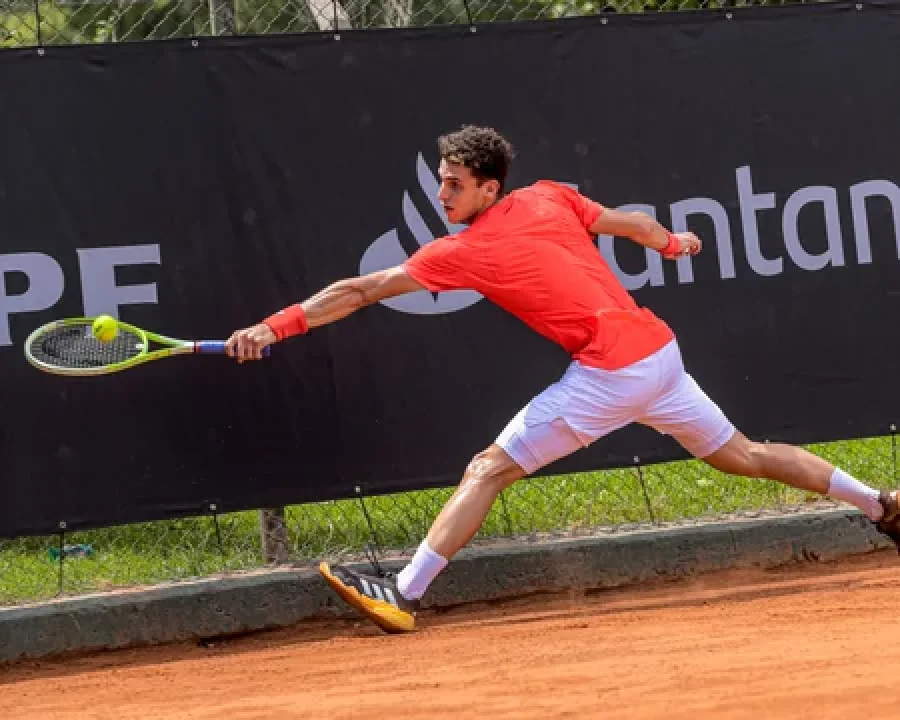 Juan Manuel Cerundolo, clasificado a cuartos de final del Challenger de C&oacute;rdoba.