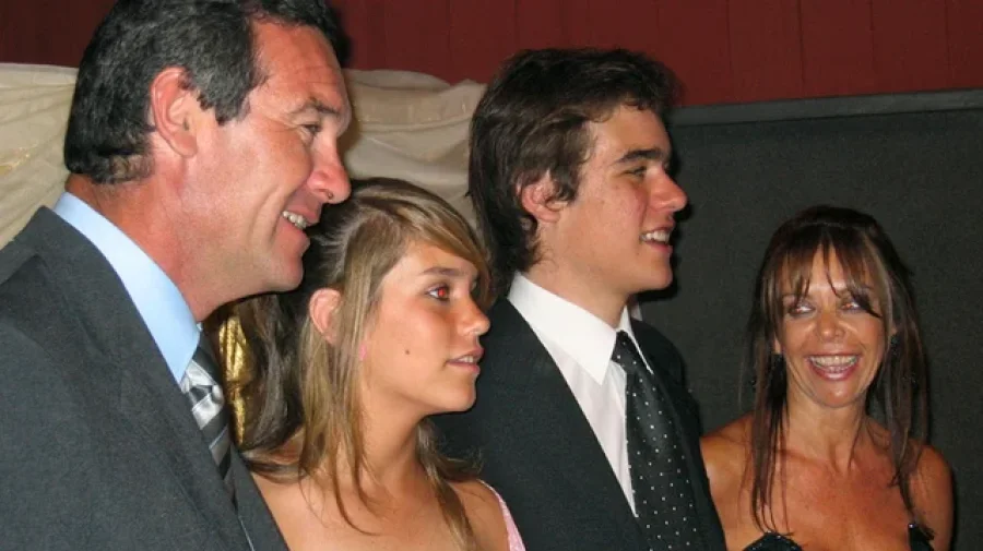 Marcelo Macarr&oacute;n y Nora Dalmasso junto a sus hijos Facundo y Valentina Macarr&oacute;n.