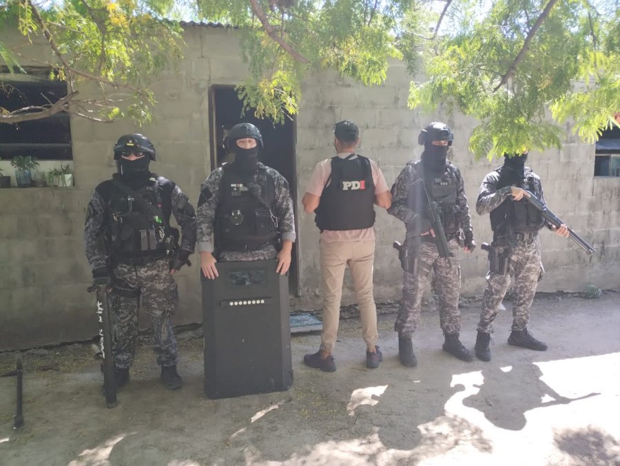 Los allanamientos simult&aacute;neos se realizaron en cuatro domicilios de San Crist&oacute;bal.