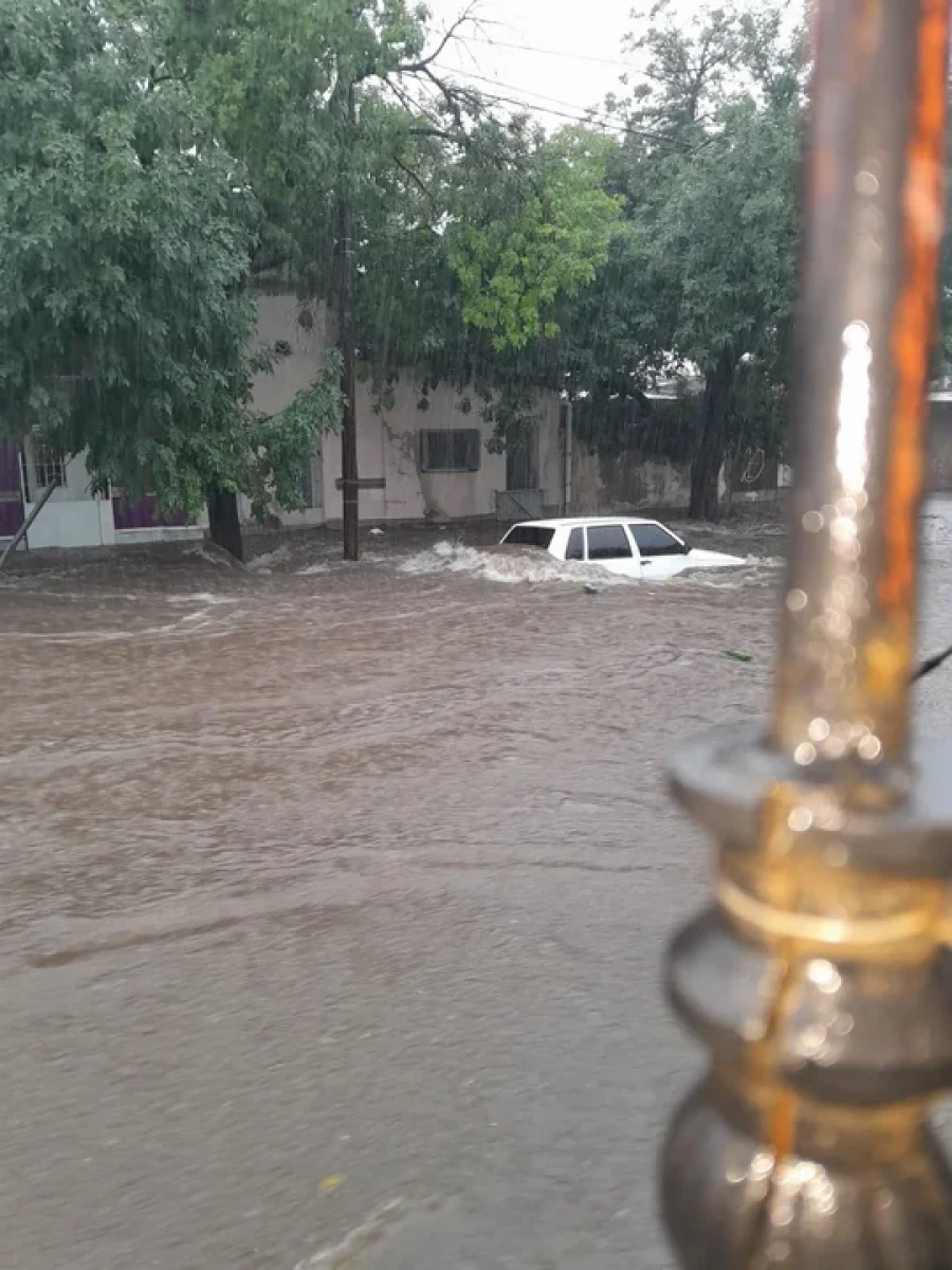 Calles inundadas en Tucum&aacute;n.