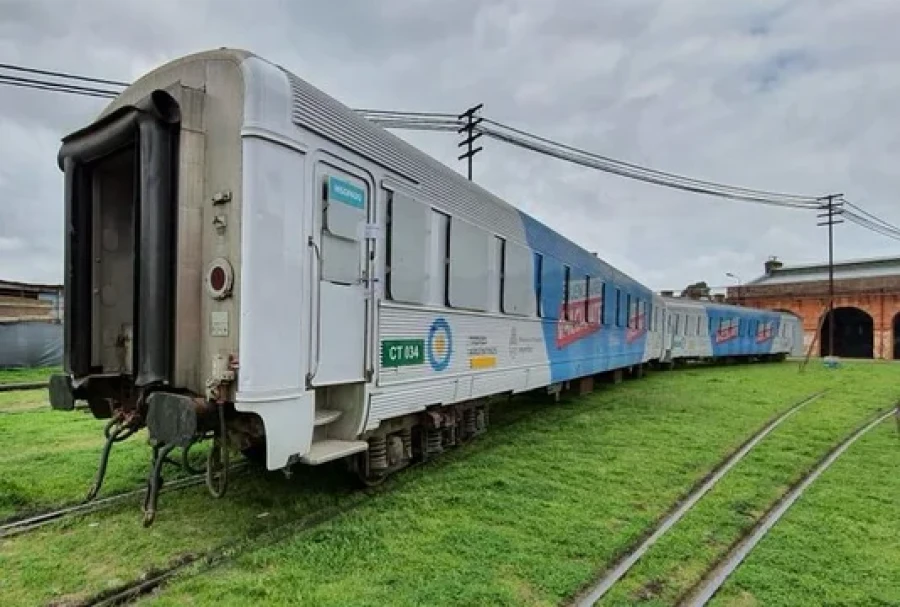 Tren Sanitario que se acondiciona para ir a Bah&iacute;a Blanca.