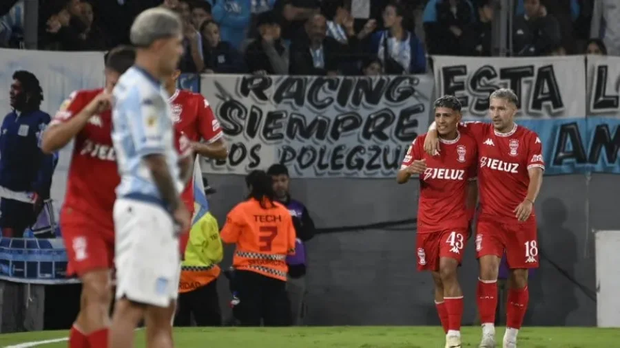 HURAC&Aacute;N SUPER&Oacute; A RACING EN AVELLANEDA