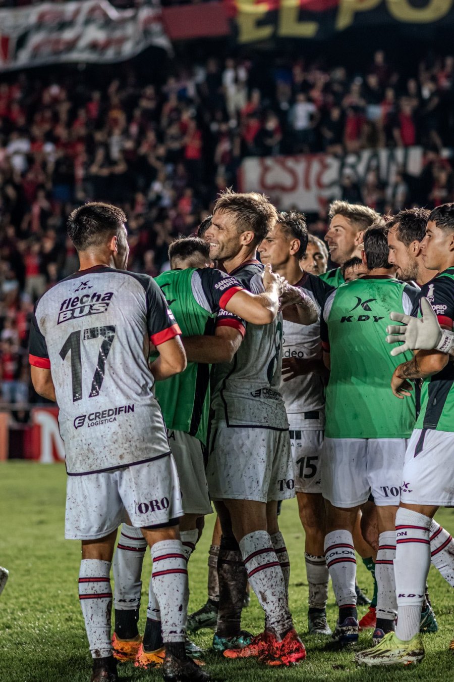 BUEN ARRANQUE. El equipo de Pereyra es l&iacute;der.