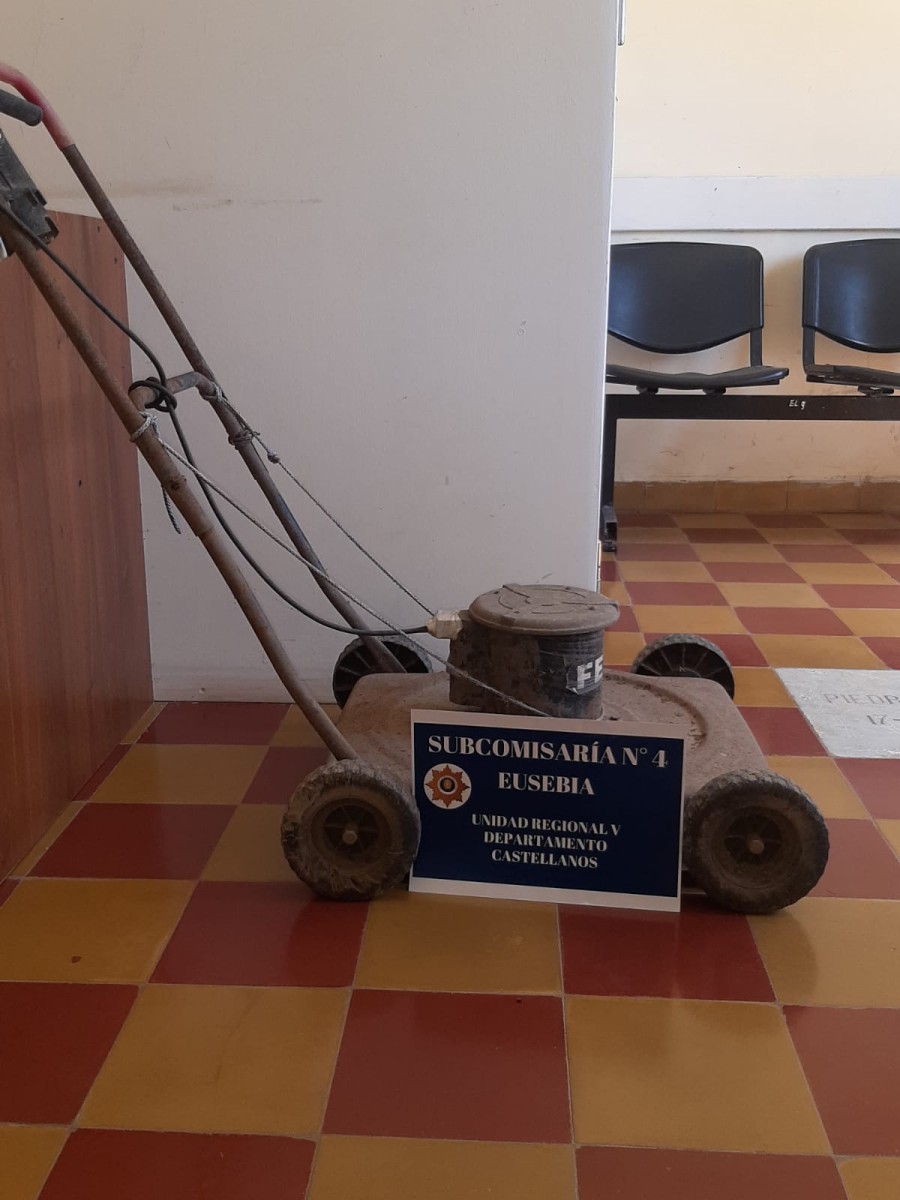 La m&aacute;quina de cortar c&eacute;sped sustraida por un hombre de 71 a&ntilde;os y recuperada en Eusebia.