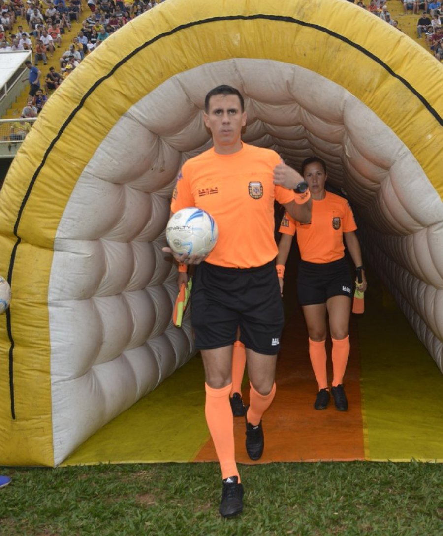 ARBITRO PARA LA CREMA. Guillermo Gonz&aacute;lez, de Resistencia.