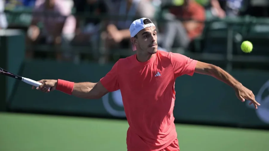 Cer&uacute;ndolo quiere dar el golpe y eliminar al bicampe&oacute;n vigente de Indian Wells.