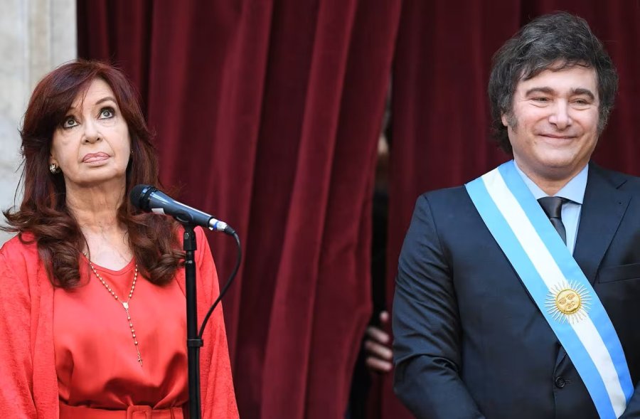 Cristina Kirchner, condenada por corrupci&oacute;n, se muestra cada vez m&aacute;s cr&iacute;tica con Milei.