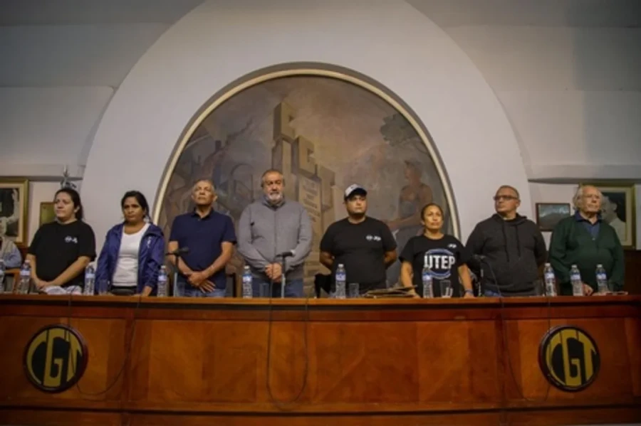 H&eacute;ctor Daer anunci&oacute; el viernes &uacute;ltimo un nuevo paro general para antes del 10 de abril , al cerrar el congreso de la UTEP.