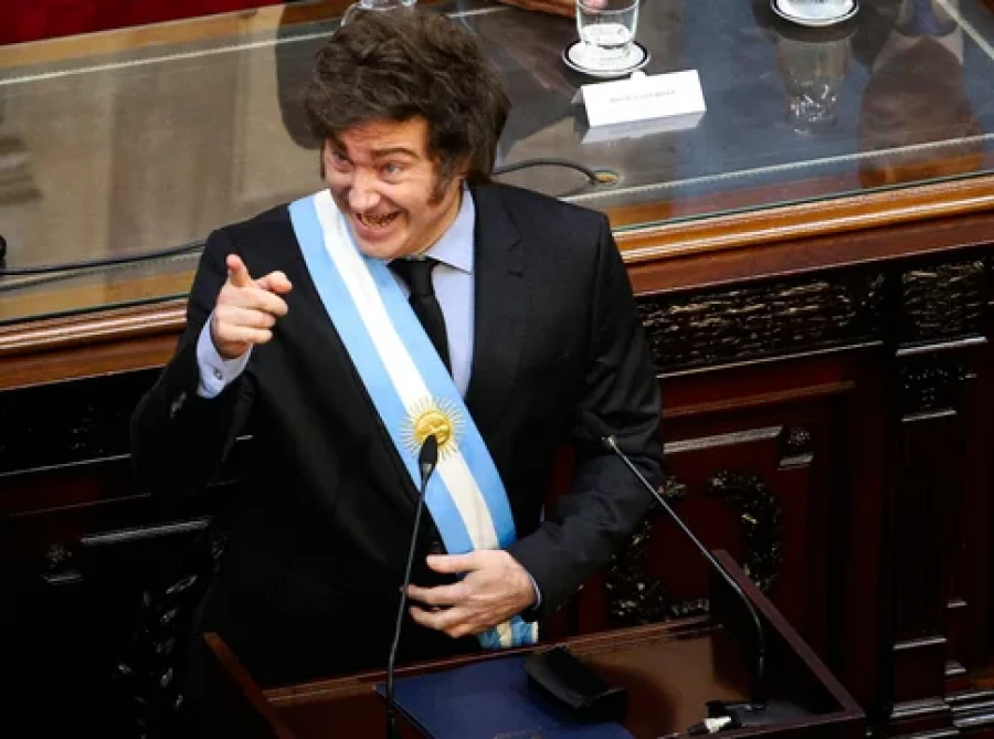 En febrero el super&aacute;vit fiscal trep&oacute; a $ 310.726 millones.