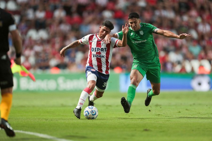 EN SANTA FE, UNI&Oacute;N DERROT&Oacute; A BANFIELD