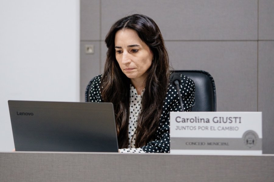 Carolina Giusti, la edil en su banca.
