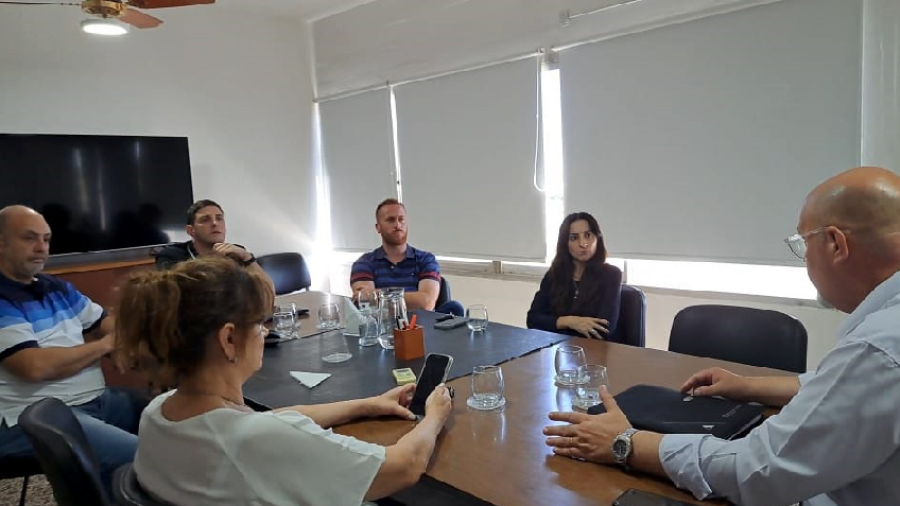 Laura Balduino, Santiago Dobler, Juan Astor, Pablo Ghiano, Carolina Giusti y Fabi&aacute;n Bongiovanni en el Concejo Municipal.