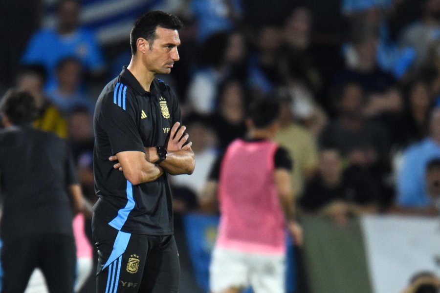 Lionel Scaloni, el director t&eacute;cnico de la Selecci&oacute;n argentina, protagoniz&oacute; un emotivo momento en la conferencia de prensa