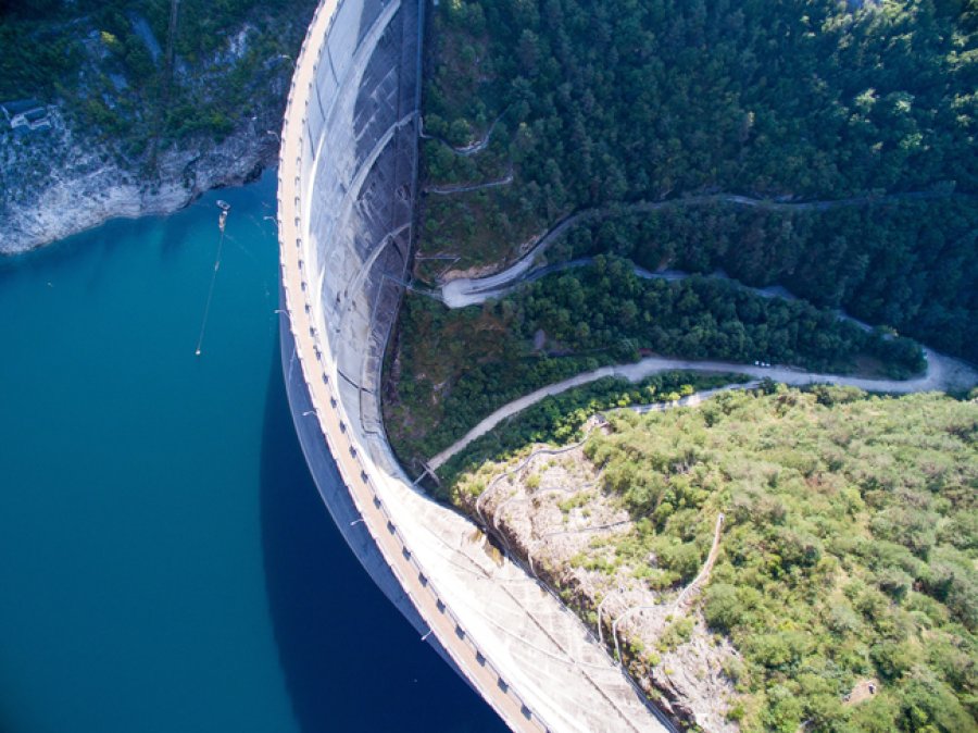 El agua es un bien imprescindible para todos los seres vivos del planeta.