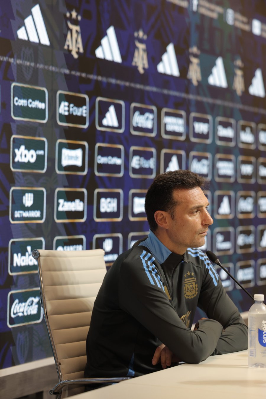 PRUDENTE. El DT tom&oacute; en cuenta la amistad de Messi y Neymar en el tema de las declaraciones previas.