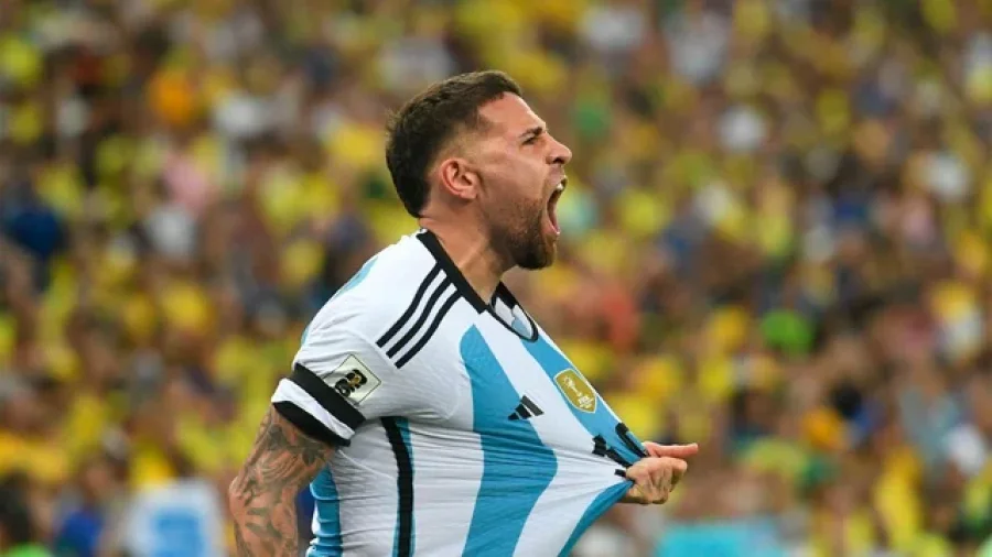 Otamendi celebra el gol del triunfo ante Brasil en el &uacute;ltimo "Cl&aacute;sico de las Am&eacute;ricas".