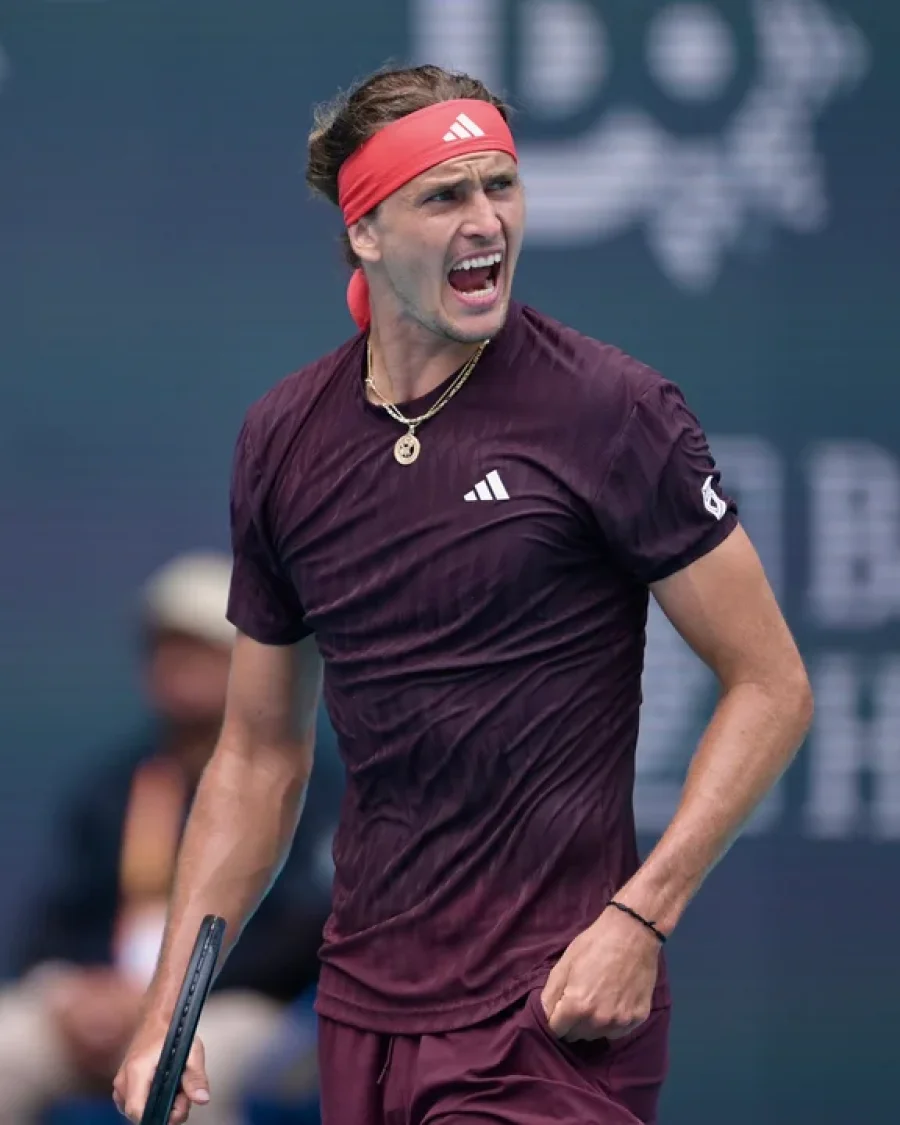 Alexander Zverev, primer preclasificado, festeja la clasificaci&oacute;n a octavos.