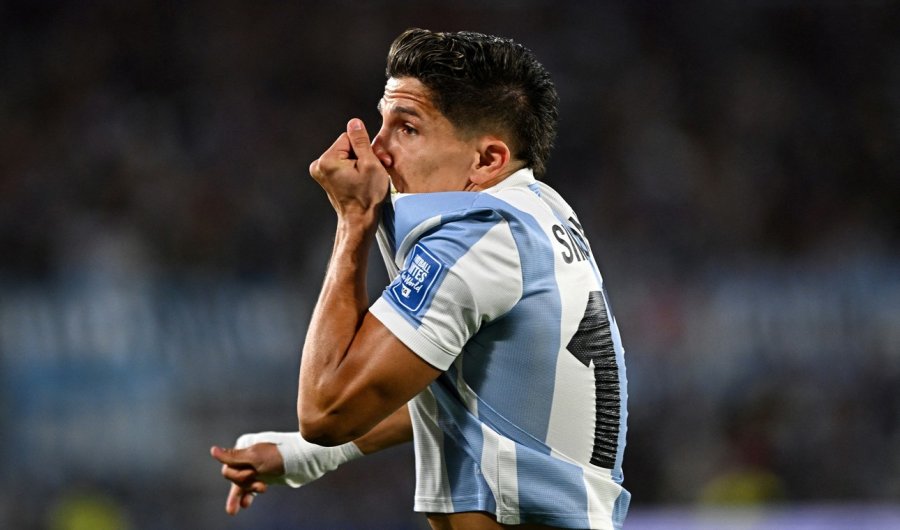 QUE GOLAZO! Giuliano Simeone entr&oacute; y meti&oacute; el cuarto.