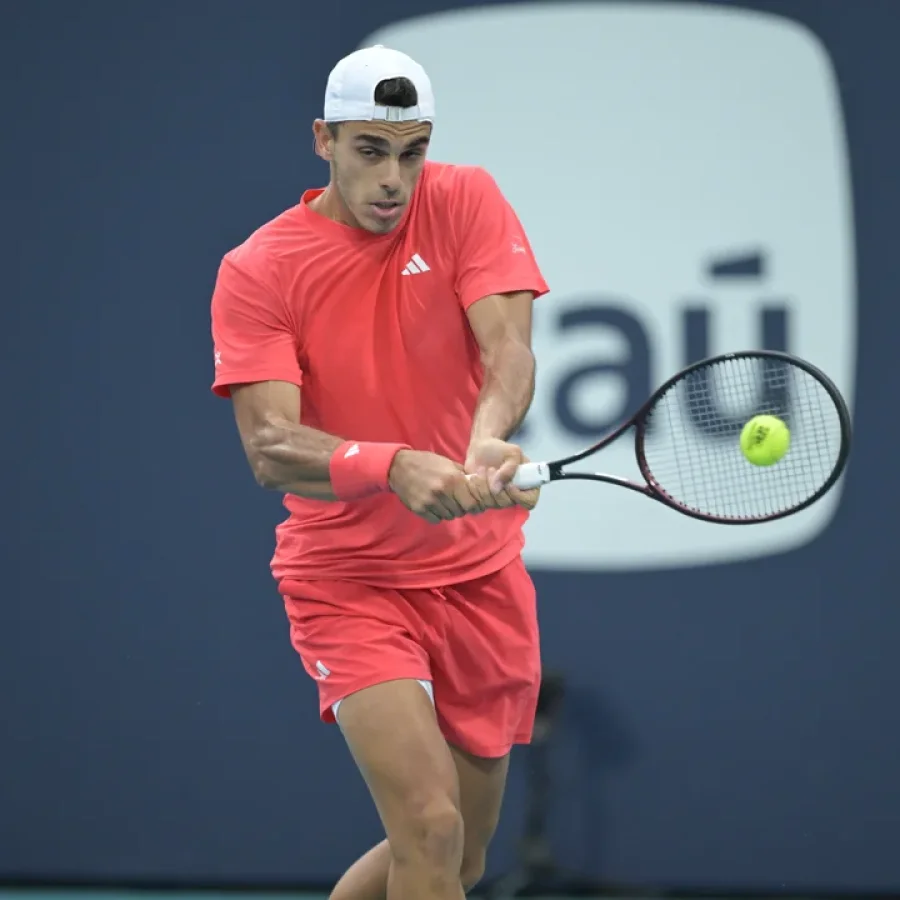 Francisco Cer&uacute;ndolo durante los cuartos de final del Masters 1000 de Miami.