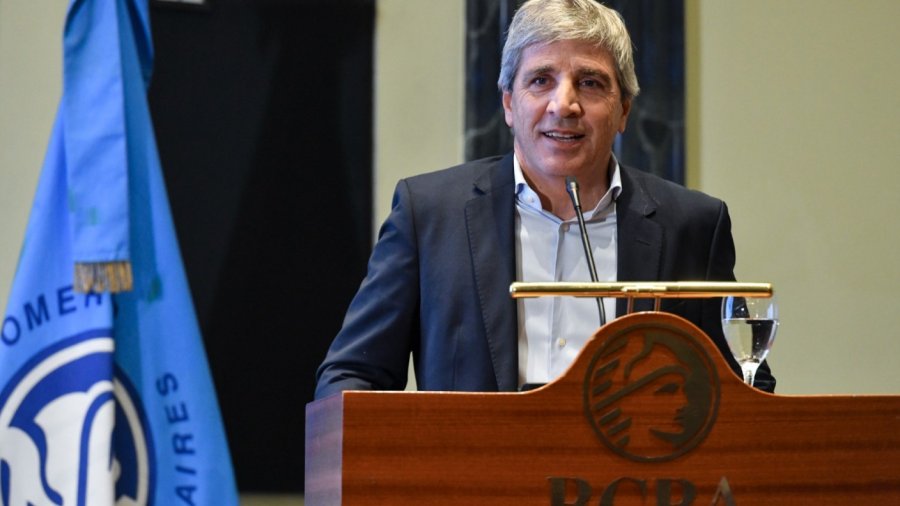 MINISTRO. Caputo durante su participaci&oacute;n en la Conferencia sobre Seguros.