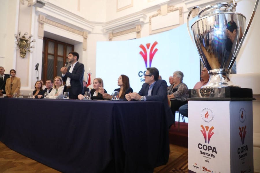 PULLARO. / &ldquo;Si apostamos al deporte, de manera uniforme en toda la provincia, estamos proyectando valores positivos como solidaridad, esfuerzo y  perseverancia&rdquo;