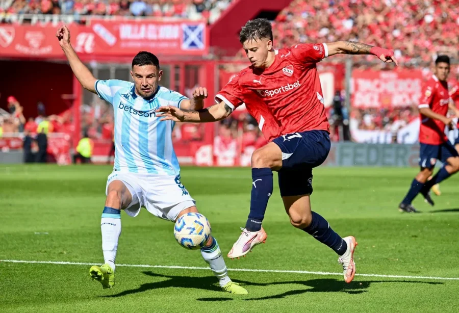 BUEN TORNEO. El Rojo pelea arriba.