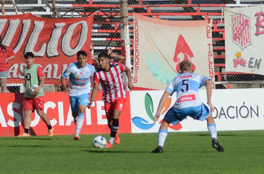 TRES PUNTOS EN CASA. El Le&oacute;n se qued&oacute; merecidamente con el triunfo.