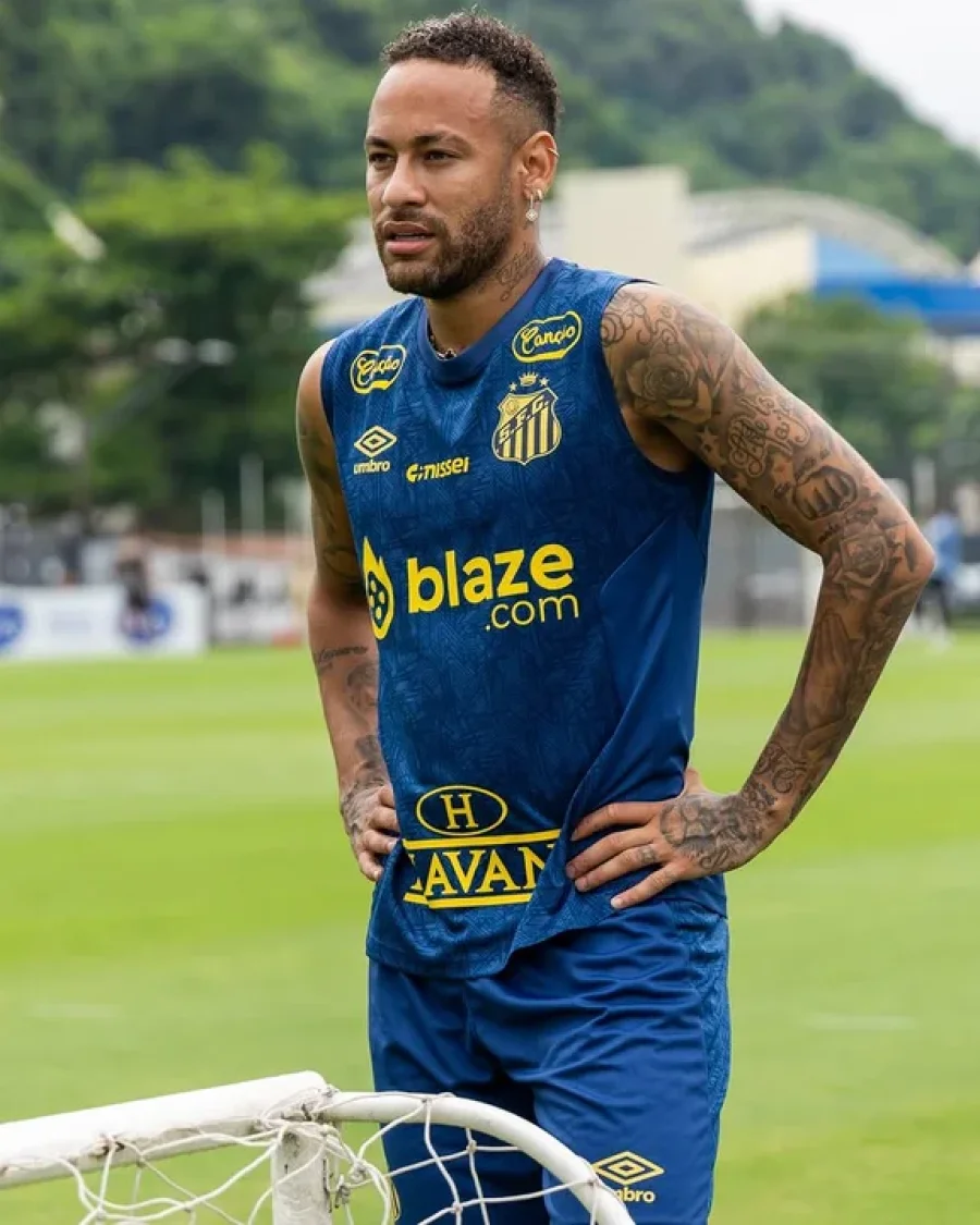 Neymar rompi&oacute; el silencio luego de la derrota por goleada ante Argentina.