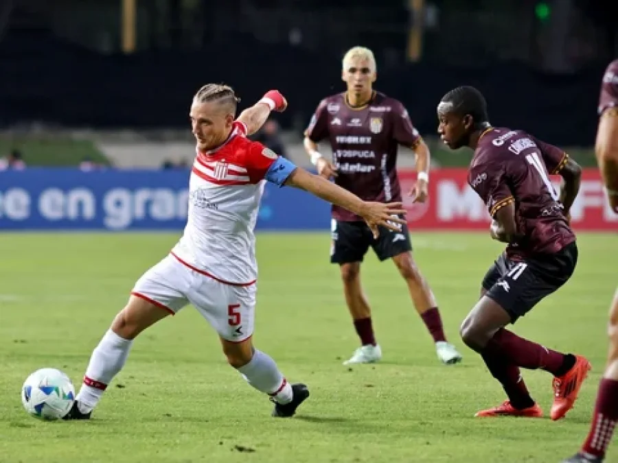 Estudiantes gan&oacute; 2-0 ante Carabobo de Venezuela.