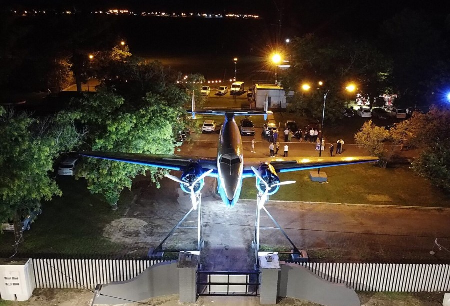 ACCESO. Fue especialmente refaccionado para el Centenario, con su emblem&aacute;tico avi&oacute;n.