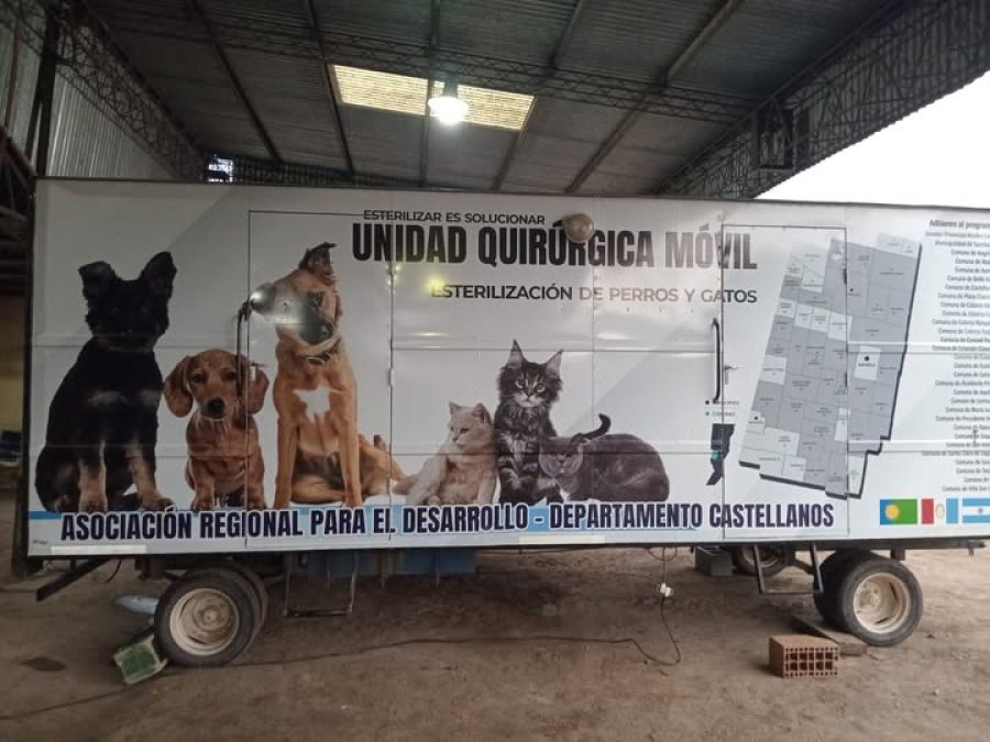 El quir&oacute;fano m&oacute;vil que prest&oacute; servicios en la localidad.