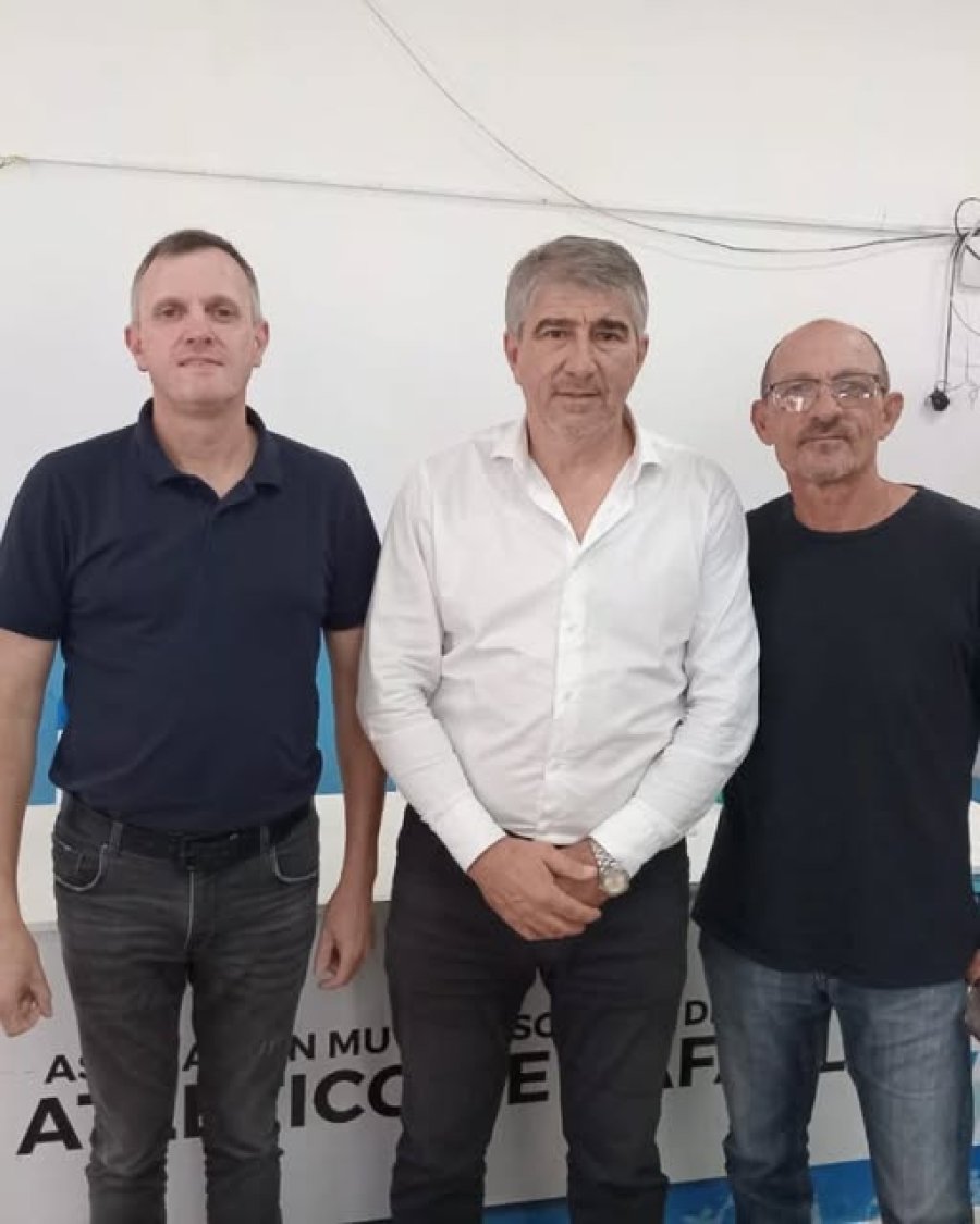 Rodolfo Giacosa, Fabi&aacute;n Bast&iacute;a y Miguel Alochis en el acto de firma del convenio.