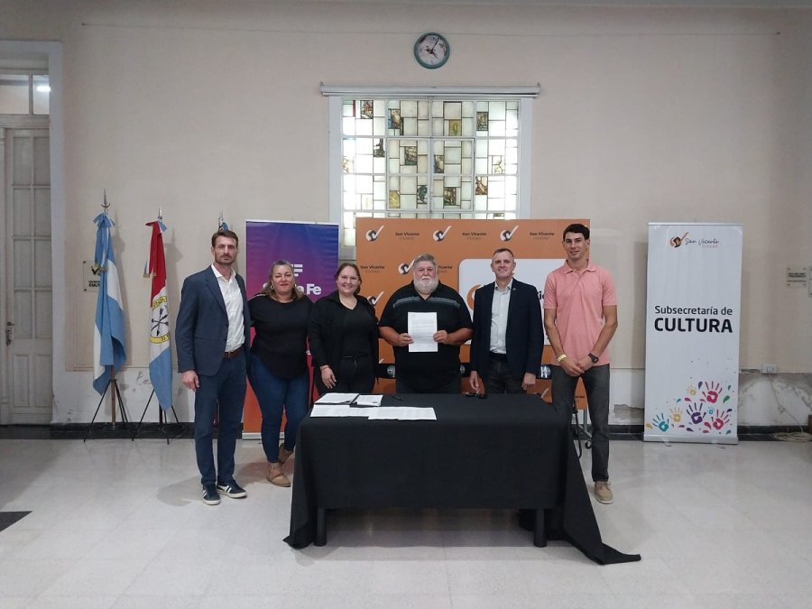 Un momento de la ceremonia en la que se suscribi&oacute; el acuerdo.