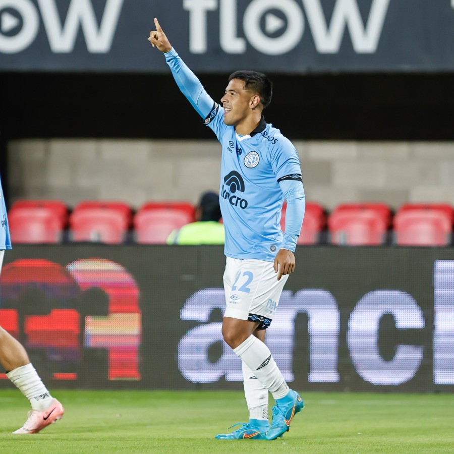 GGOLEADOR. Fern&aacute;ndez le dio el triunfo.