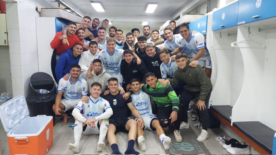 VESTUARIO FELIZ PARA LA CREMA, QUE VOLVI&Oacute; A LA VICTORIA EN EL MONUMENTAL