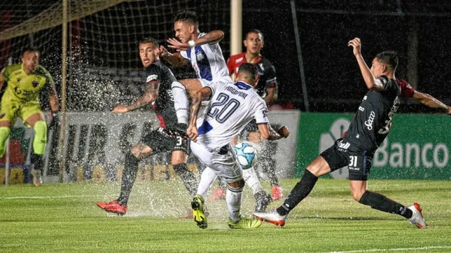 COL&Oacute;N BUSCAR&Aacute; LA RECUPERACI&Oacute;N EN CARLOS CASARES