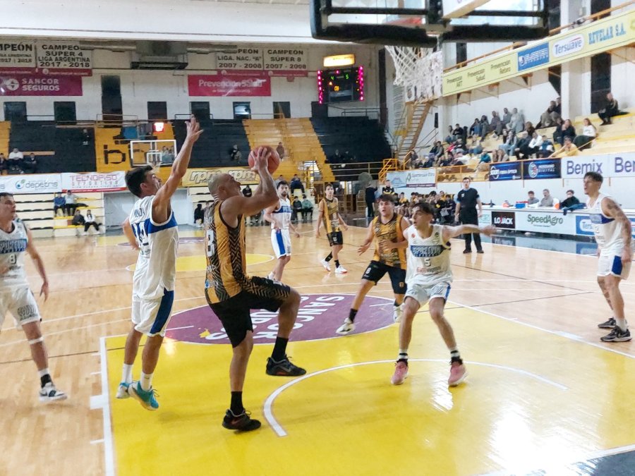 EXPERIMENTADO. Mariano Ceruti, uno de los puntos altos de los Tigres.