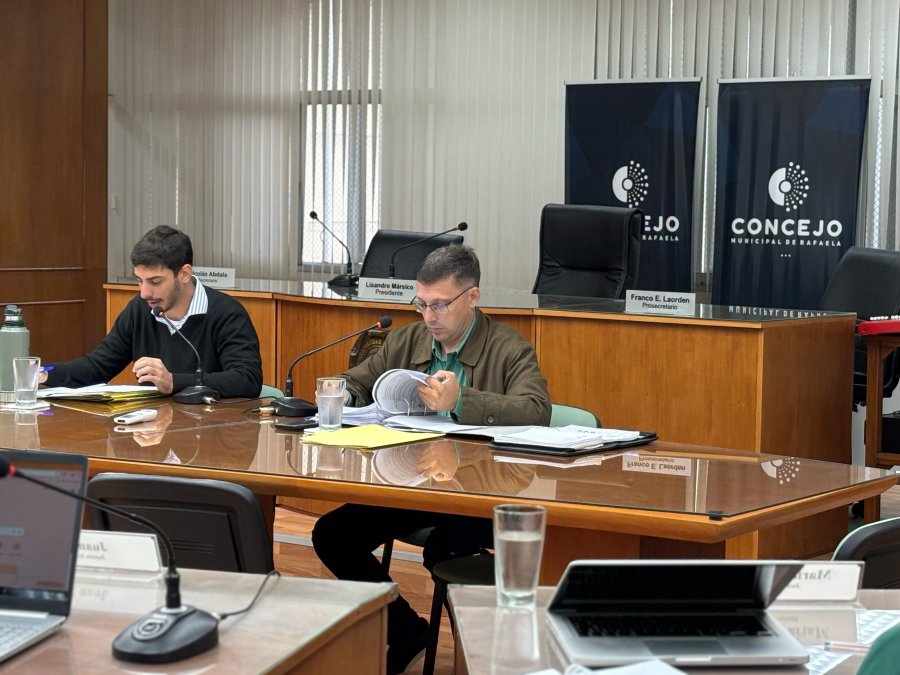 El presidente del Concejo, Lisandro M&aacute;rsico, propuso entregar un reconocimiento a la Familia Sassia por sus emprendimientos gastron&oacute;micos. (PRENSA CONCEJO)
